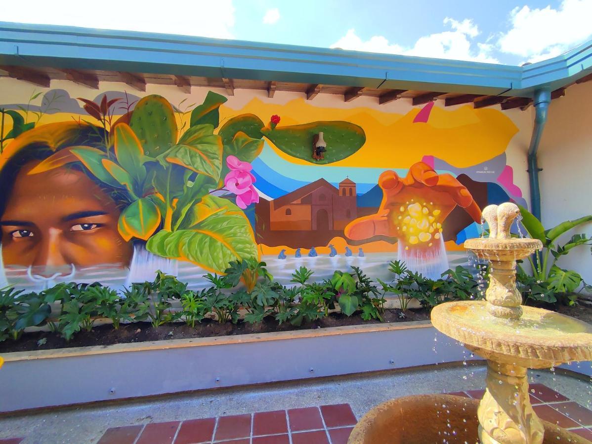 Trip Monkey Giron Hotel Exterior photo